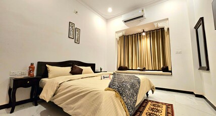 Solasta Homestay Room Type - Deluxe Queen room