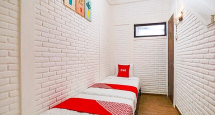 Hotel O Ara Guest House Room Type - Indonesia Standard Twin