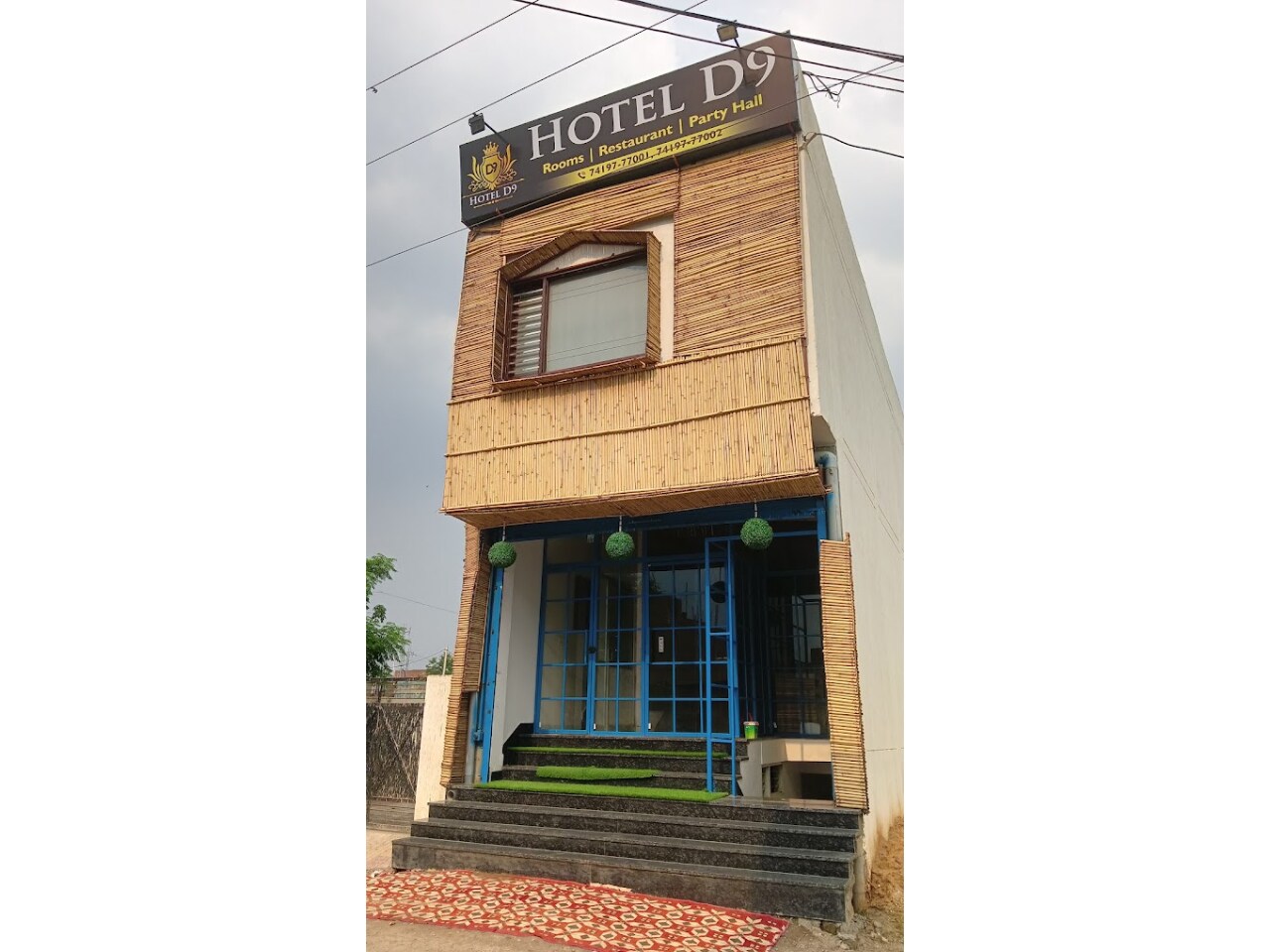 Hotel D9 kkr - Tap to explore photos