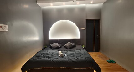 Maple Leaf Homestay TV Center Room Type - Eclipse One BHK Projector Room 