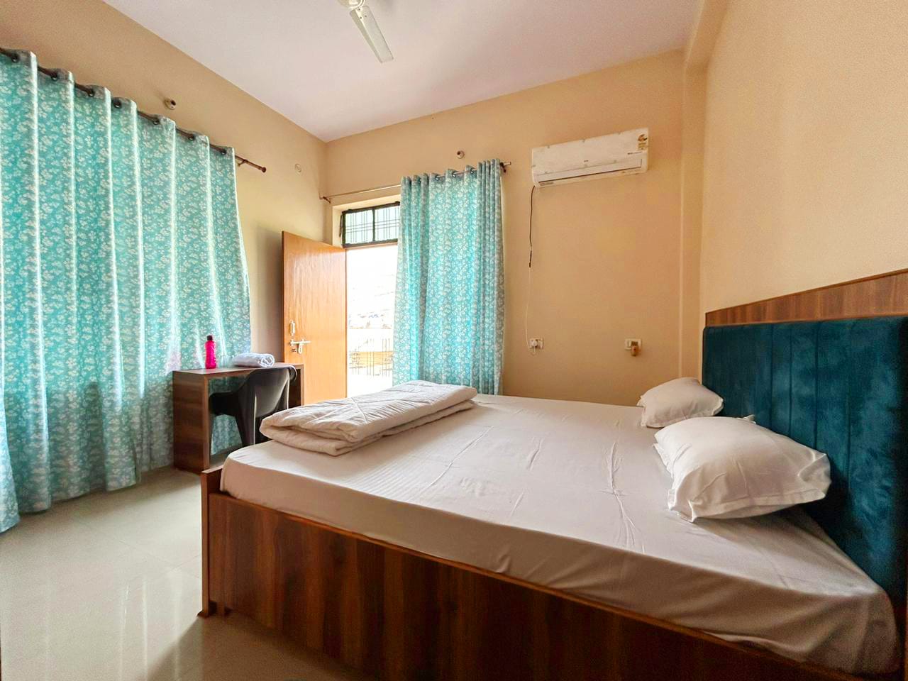 Shree Anandam Kashi | Homlee 2BR Apartment - Tap to explore photos
