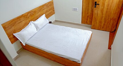 Hotel Umar Palace Room Type - Deluxe Room
