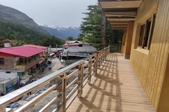 Hotel Shwetambara (1Min Walk to Gangotri Temple)