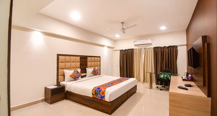 FabHotel Xen Suites Room Type - Deluxe Room