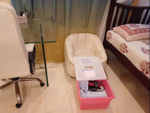 Studio Holiday ( bandra west ) - Tap to explore photos