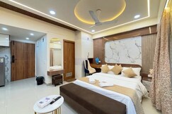 Cozy High-Rise | Panoramic Views Near Airport