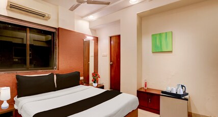 Super Townhouse Oak Ramdaspeth Downtown Room Type - Super Deluxe Room