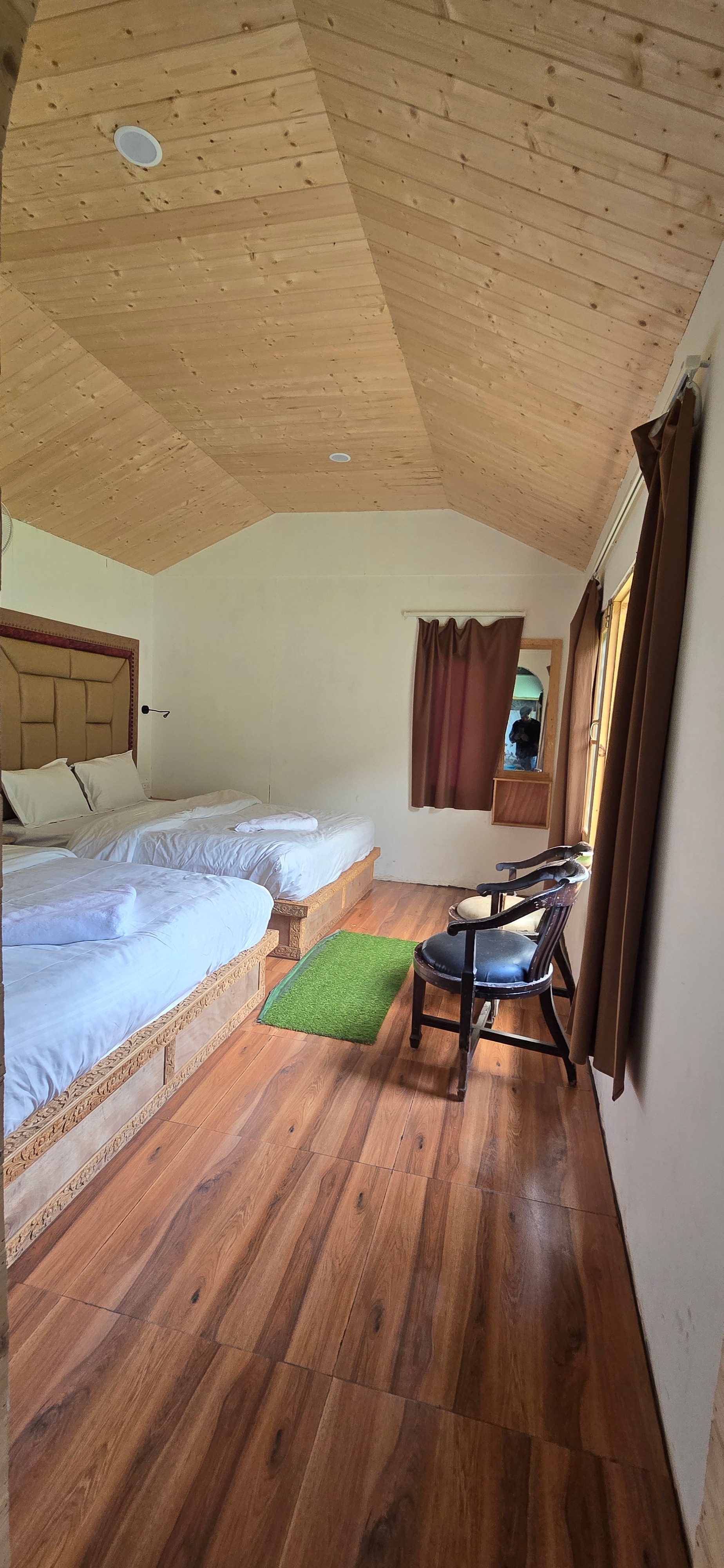 Windowsar River cottages - Tap to explore photos
