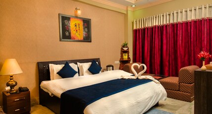 Hotel Meenakshi Udaipur Room Type - Deluxe Comfort Room