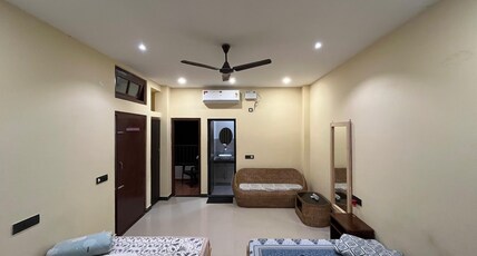 Govardhan Home Stay | 10Min Walk From Airport Room Type - Ac Room With Two Double Beds ( Free One Way Airport Drop )