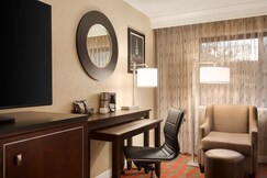 LaGuardia Plaza Hotel by Hilton