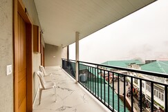 Hotel Parkwood @ Mall Road, Mussoorie