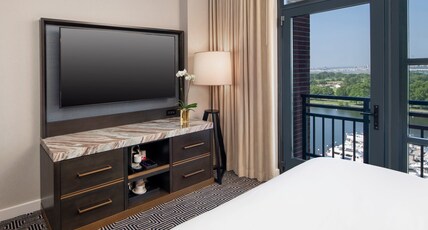 InterContinental Washington D.C. - The Wharf Room Type - 1 King Junior Suite River View Juliet Balcony InterContinental Washington D.C. - The Wharf Room Type - 1 King Junior Suite River View Juliet Balcony