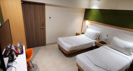 Hotel Palash Inn Room Type - PREMIUM EXECUTIVE ROOM - KING BED or TWIN BED
