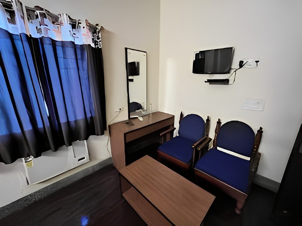 Hotel Lingraj - Tap to explore photos