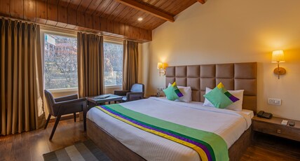 Treebo The Northern Retreat Resort With Mountain View Room Type - Standard Room With Road Side View