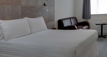 Best Western White House Hotel Room Type - 1 Double Bed, Standard Room, Family Room, Free High Speed Internet, Sofabed, Non-Smoking Best Western White House Hotel Room Type - 1 Double Bed, Standard Room, Family Room, Free High Speed Internet, Sofabed, Non-Smoking