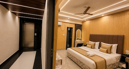 Sitara Grand HS Palace- 1.2 km from Har ki Pauri with Free Parking Room Type - Executive King Room Sitara Grand HS Palace- 1.2 km from Har ki Pauri with Free Parking Room Type - Executive King Room