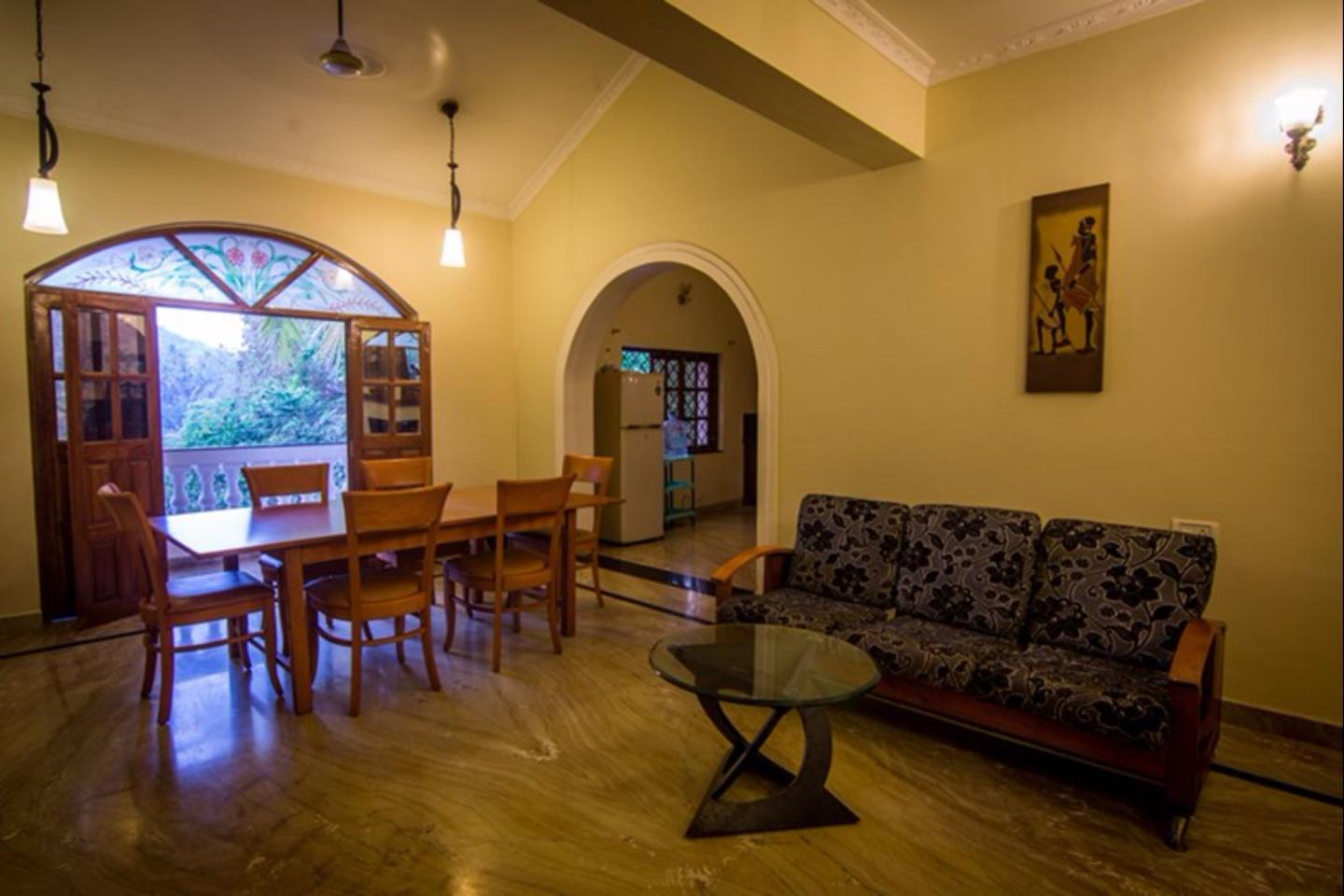 Pinnacle Holiday Homes | Rooms & Wi-Fi - Tap to explore photos