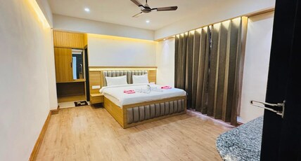 The Whispering Winds Resorts Room Type - Deluxe Room with Mountain View
