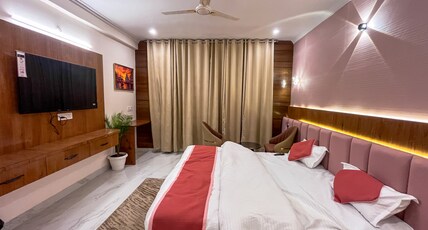 Mount Kirola Stay Room Type - Cherry Blossoms