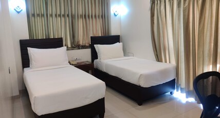 Masara Biznotel Room Type - Cozy Twin Bed Room
