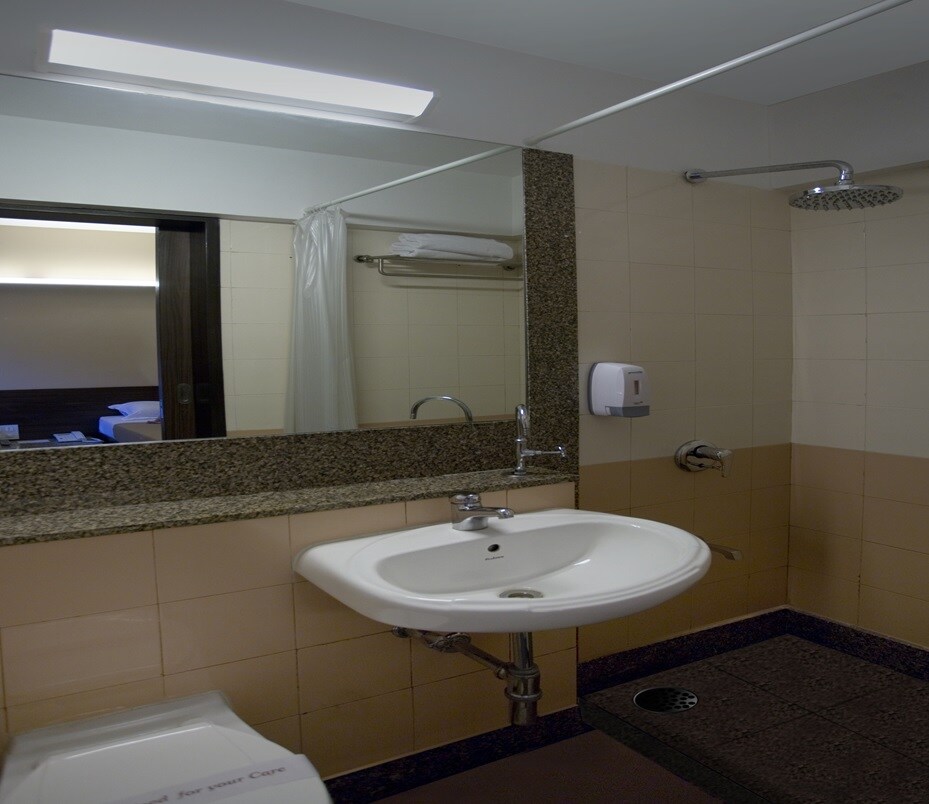 smart inn - Tap to explore photos