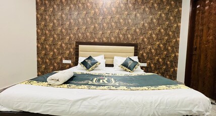 RAGHAV INN Room Type - Deluxe Room