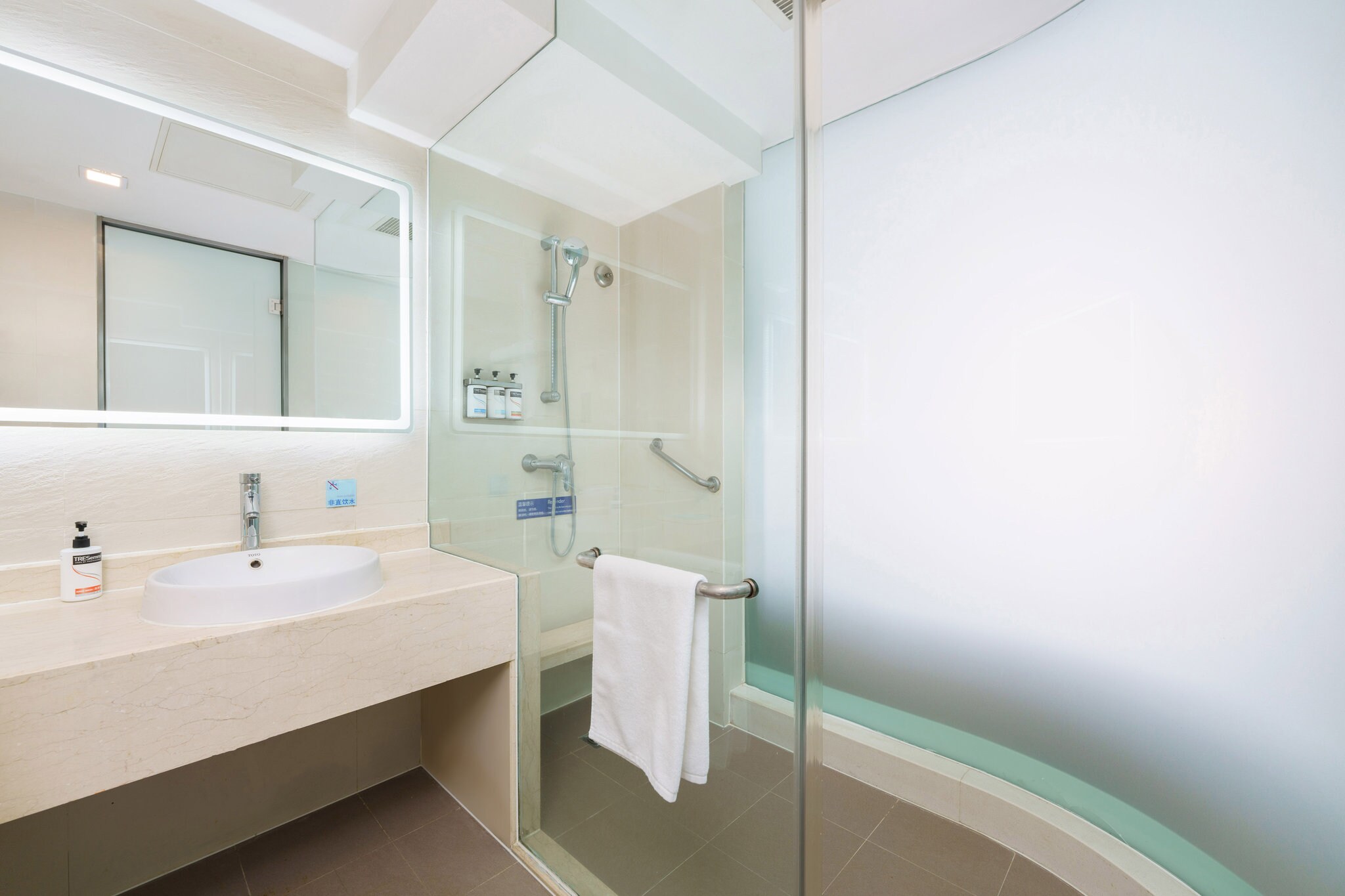 Holiday Inn Express Dalian City Centre - Tap to explore photos