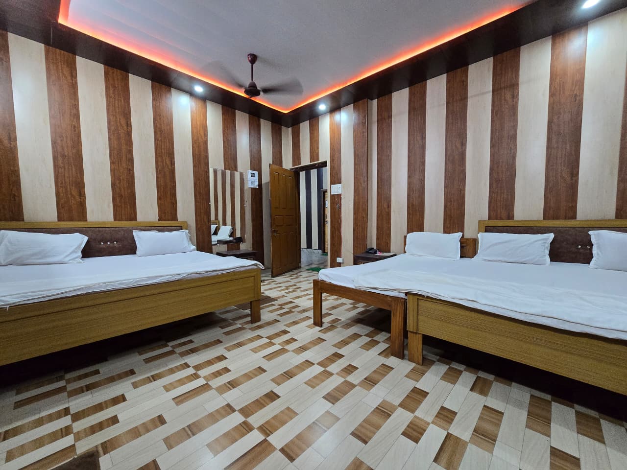SHREE RAM AADHAR RESTAURANT AND GUEST HOUSE - Tap to explore photos