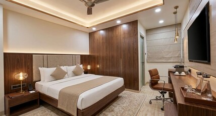 Hotel Kamat Inn Room Type - Premium Deluxe Room