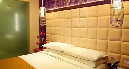 The Metropolitan Hotel and Spa Room Type - Club Room with Buffet Breakfast and Buffet Dinner The Metropolitan Hotel and Spa Room Type - Club Room with Buffet Breakfast and Buffet Dinner