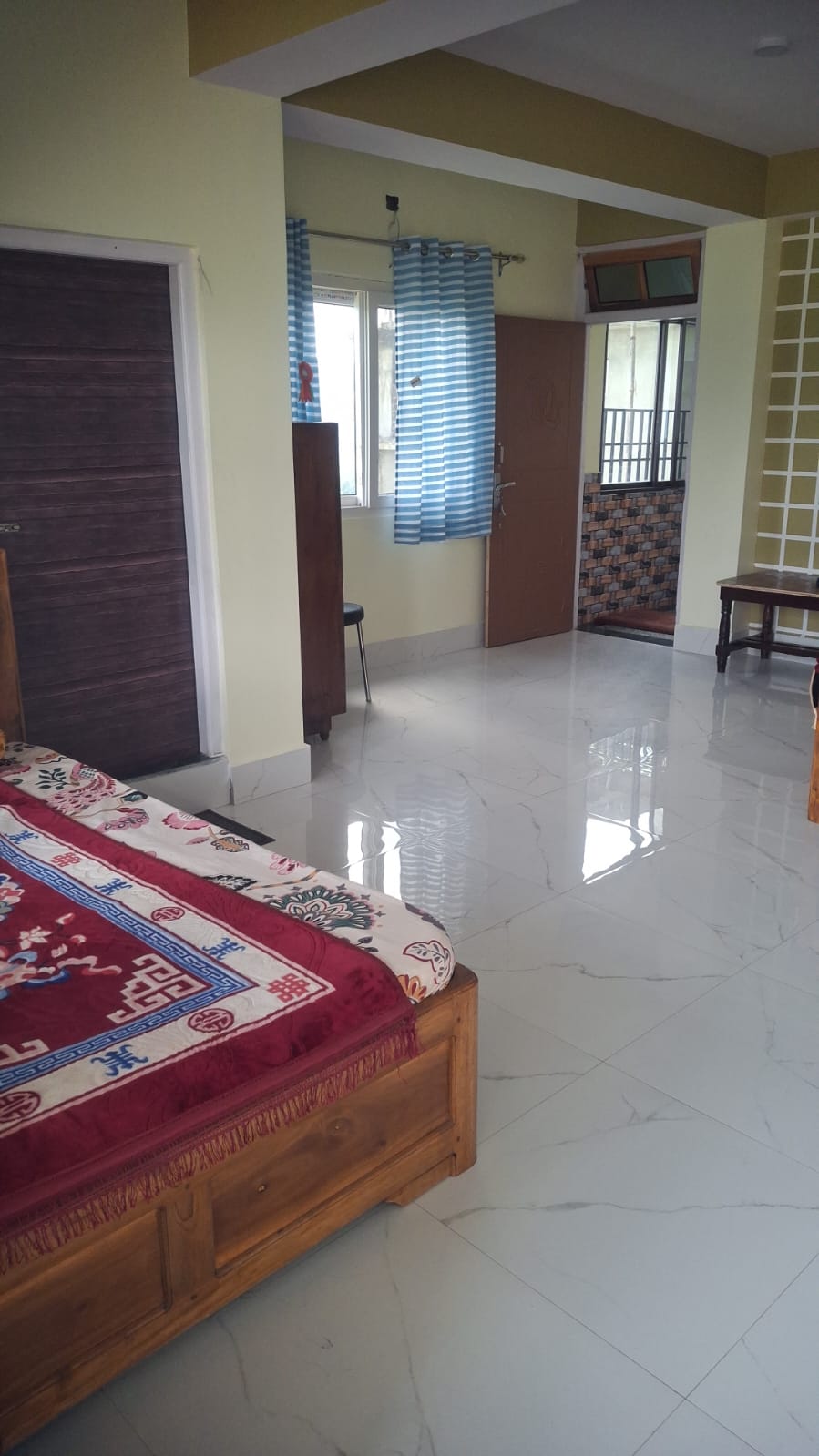 Lhuntse Homestay - Tap to explore photos