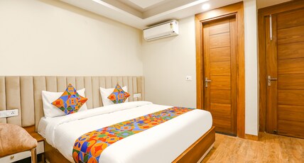 FabHotel Raahi Retreat - Nr. Star Mall & 32nd Avenue Room Type - Deluxe Room FabHotel Raahi Retreat - Nr. Star Mall & 32nd Avenue Room Type - Deluxe Room