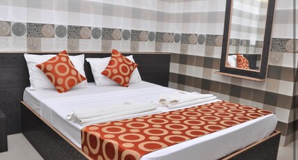 ADDHURI COMFORTS INN Room Type - Deluxe Non Ac Room