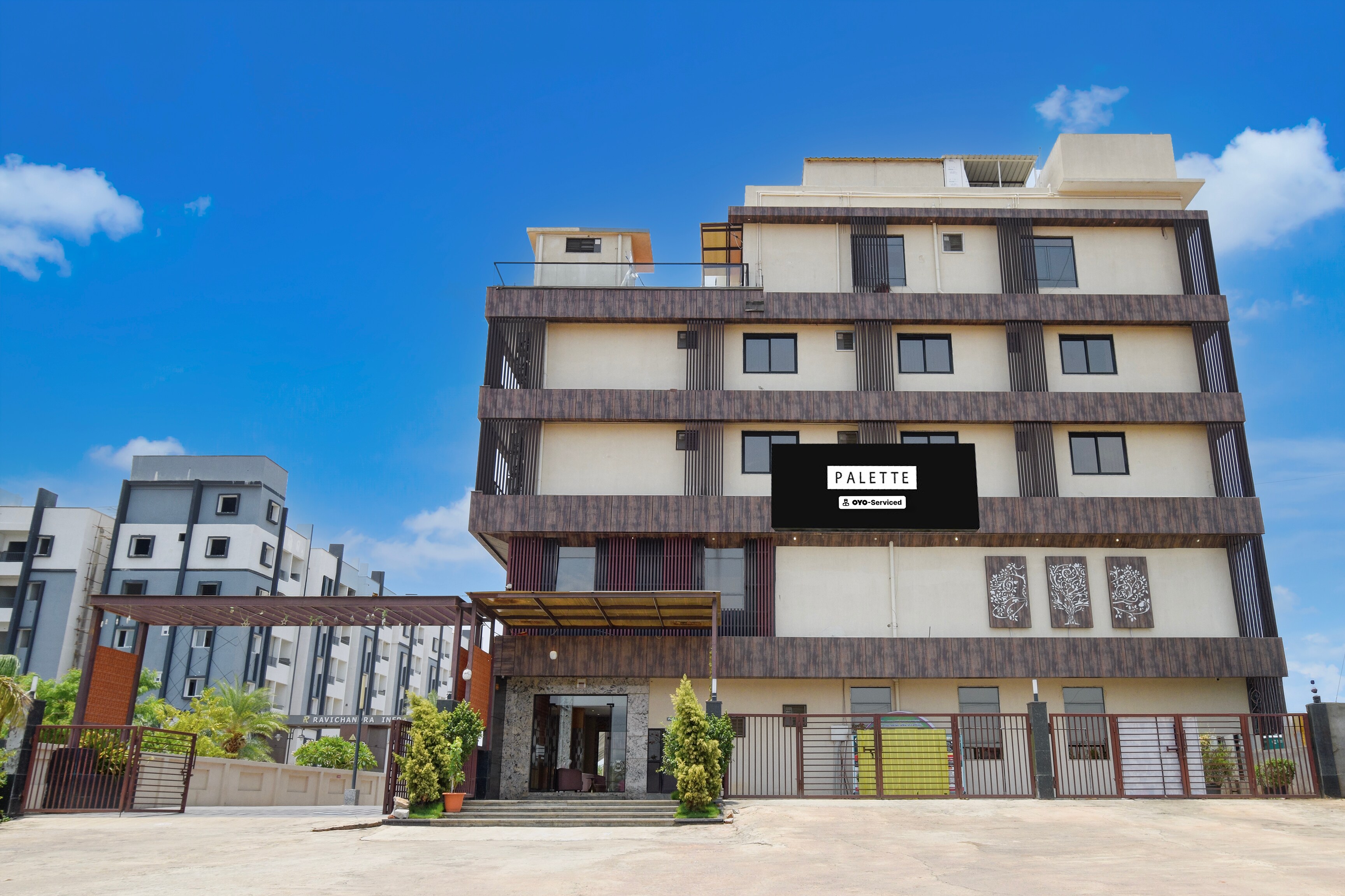 Palette Mahbubabad Railway Station Formerly Hotel RC Platinum - Tap to explore photos