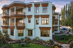 Royal Holiday Hotel