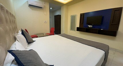 R S GRAND HOTEL AND RESTAURANT Room Type - Super Deluxe