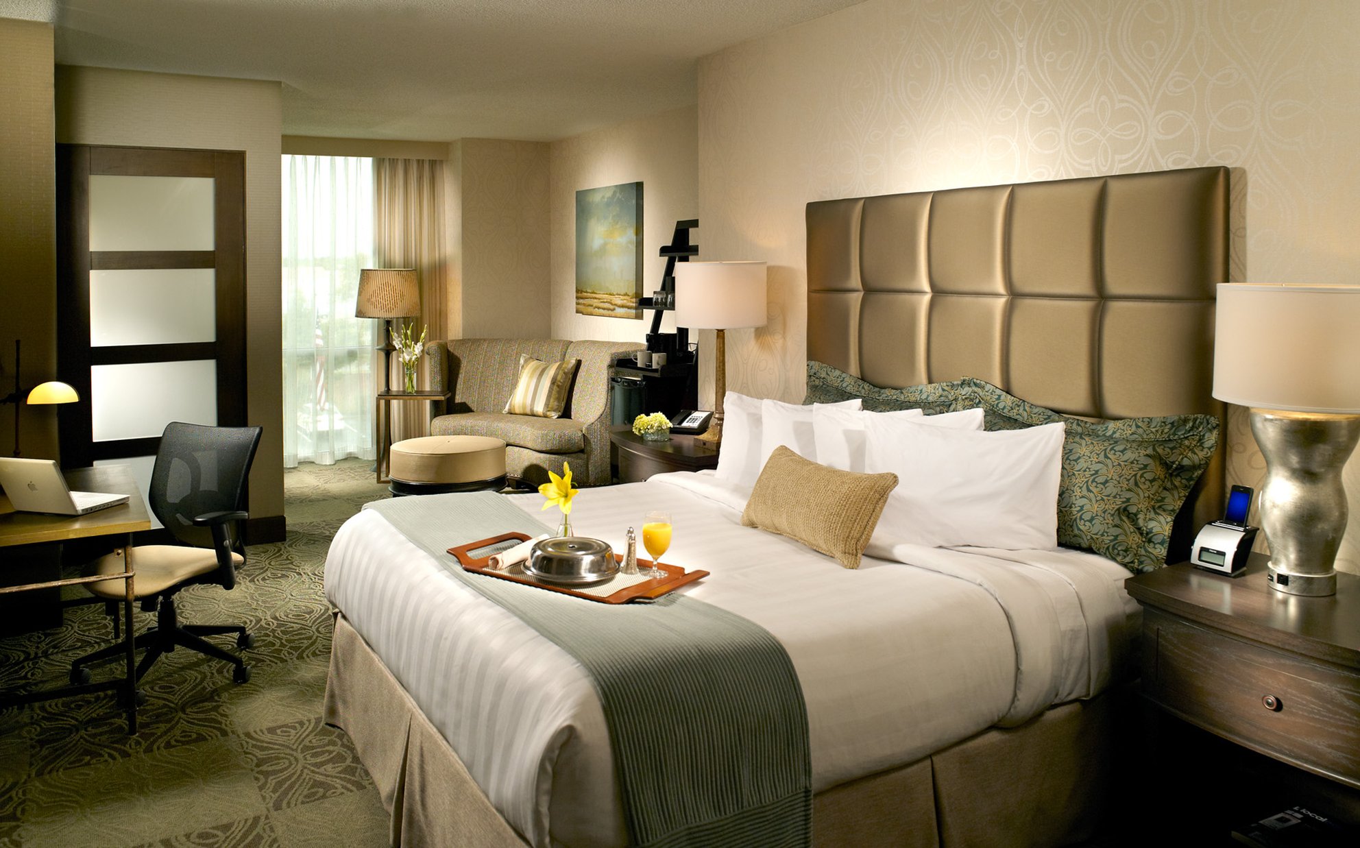 Crowne Plaza Charleston - Tap to explore photos