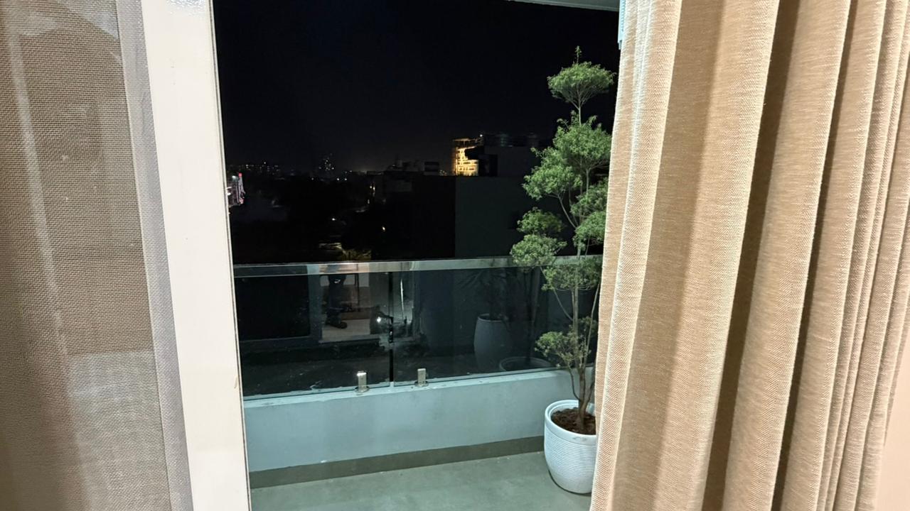 Party Friendly Premium 1bhk Apt nr Phoenix Mall - Tap to explore photos