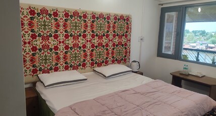 Hotel Lake View Room Type - Bedroom 1