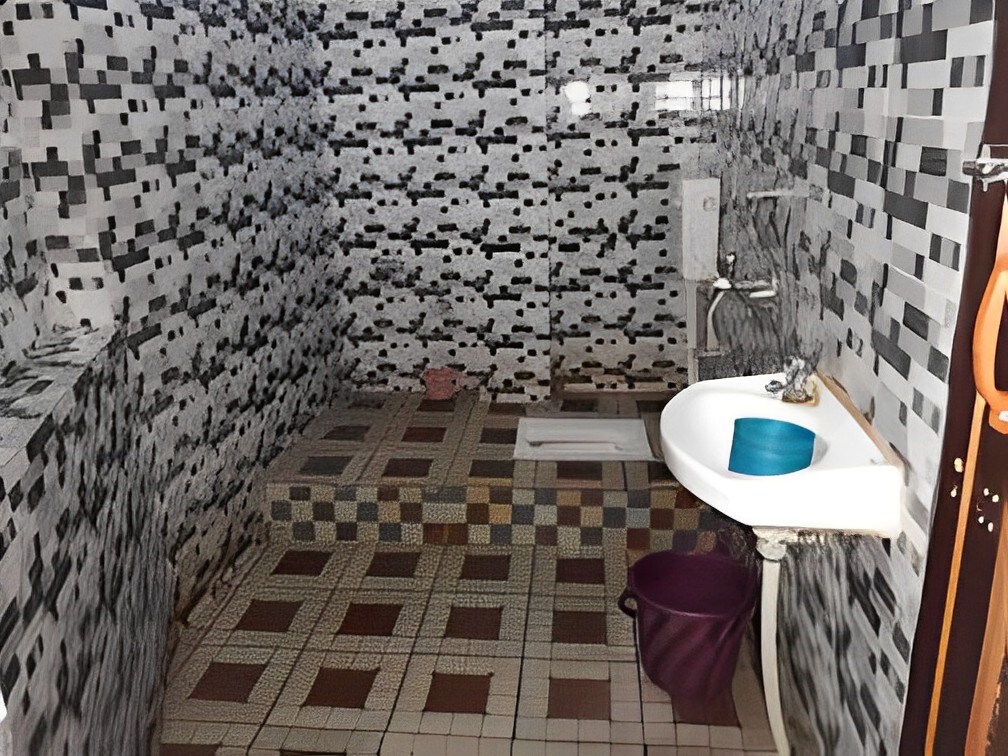 Hotel Lingraj - Tap to explore photos