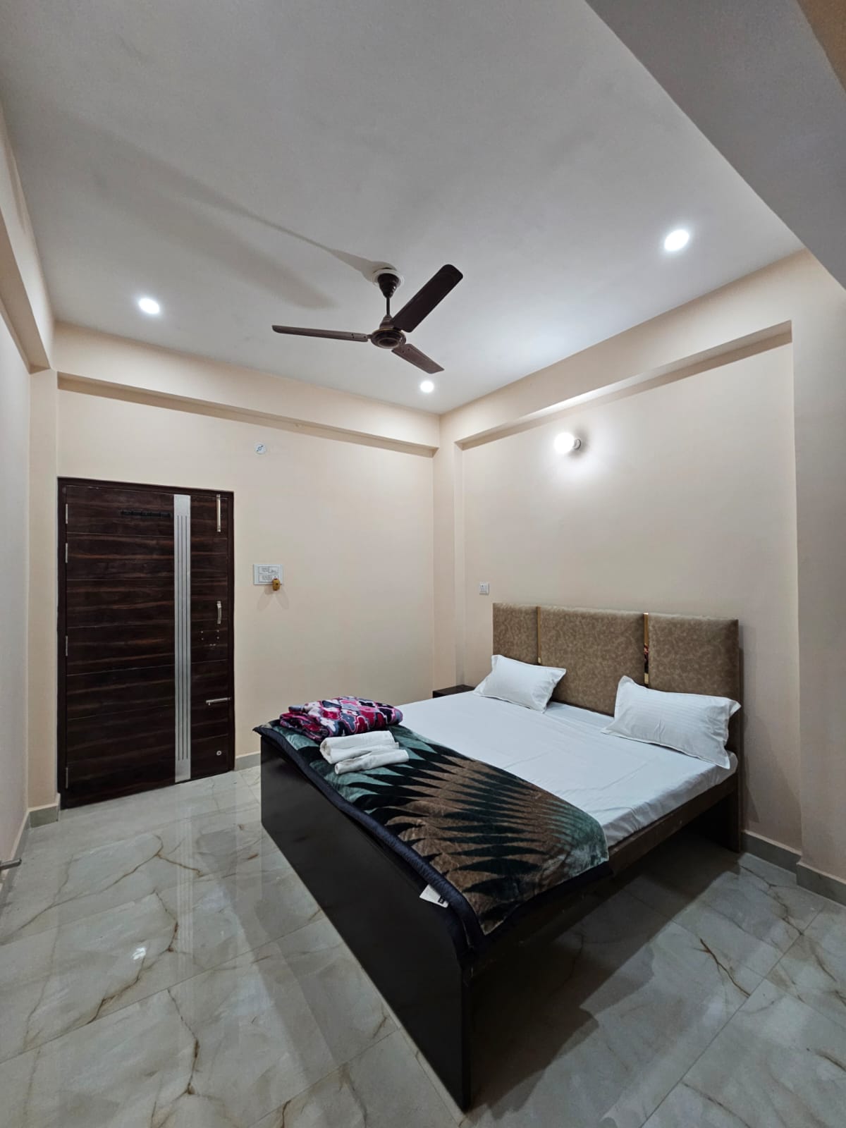 Trivenis Homestay - Tap to explore photos
