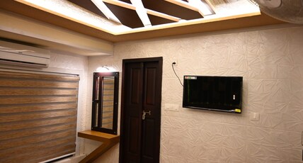 Kera Houseboats Room Type - Deluxe room in 2 BHK Houseboat (Kera Vembanad, Sharing basis)-AC timing 9 Pm to 6 Am Kera Houseboats Room Type - Deluxe room in 2 BHK Houseboat (Kera Vembanad, Sharing basis)-AC timing 9 Pm to 6 Am