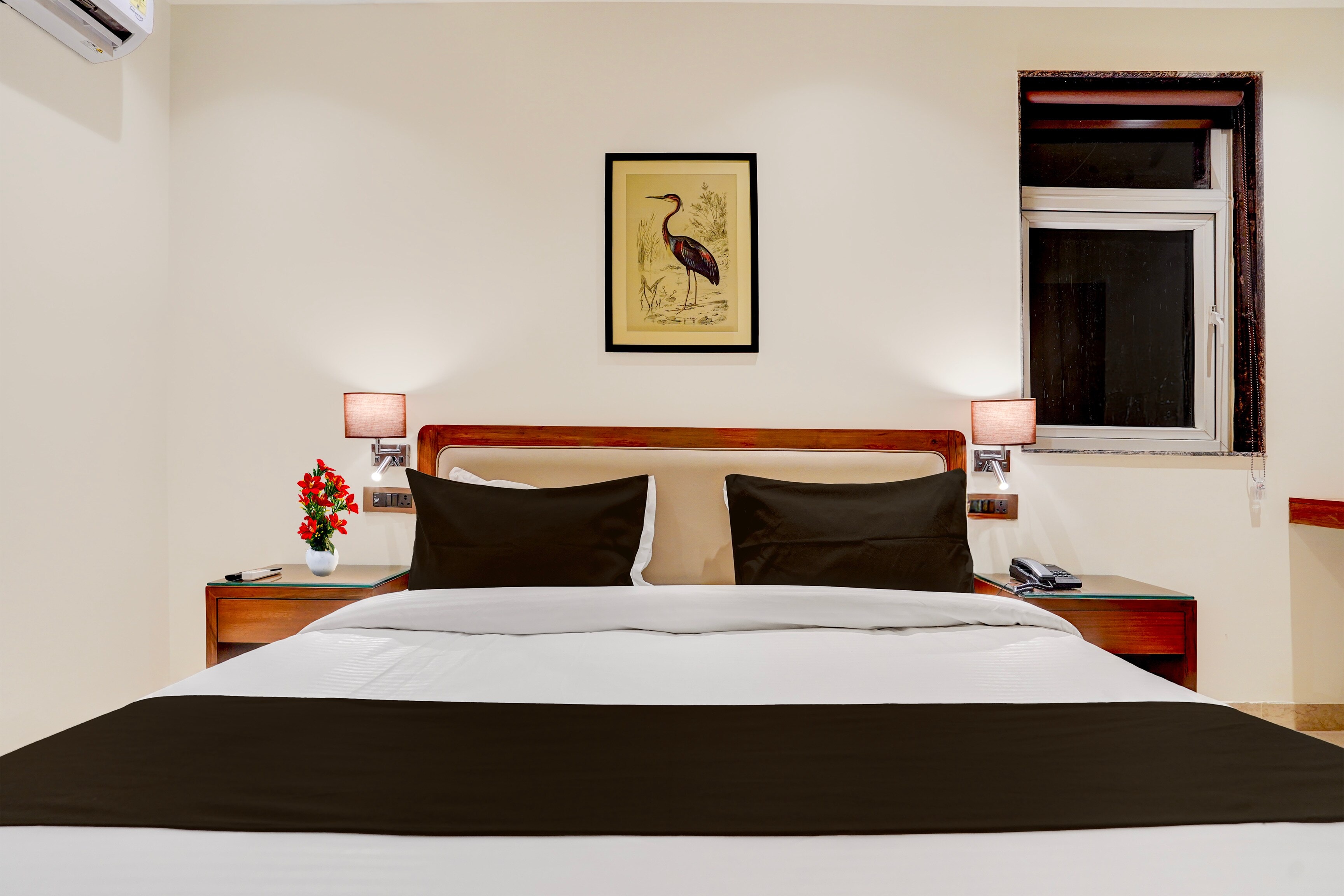 Townhouse Oak Sector 31 Noida - Tap to explore photos
