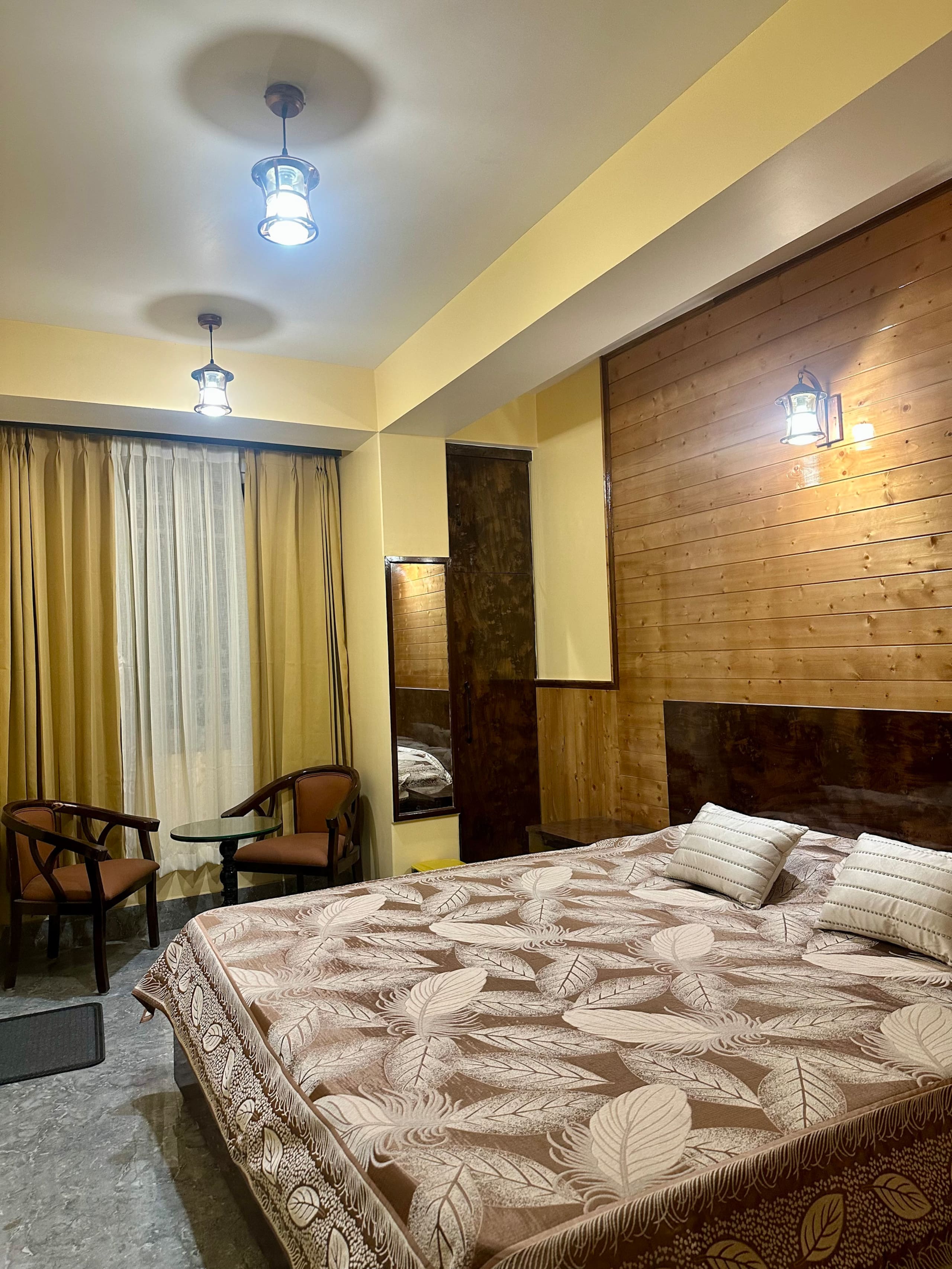 Cozy Cute 2 BHK apartment - Tap to explore photos