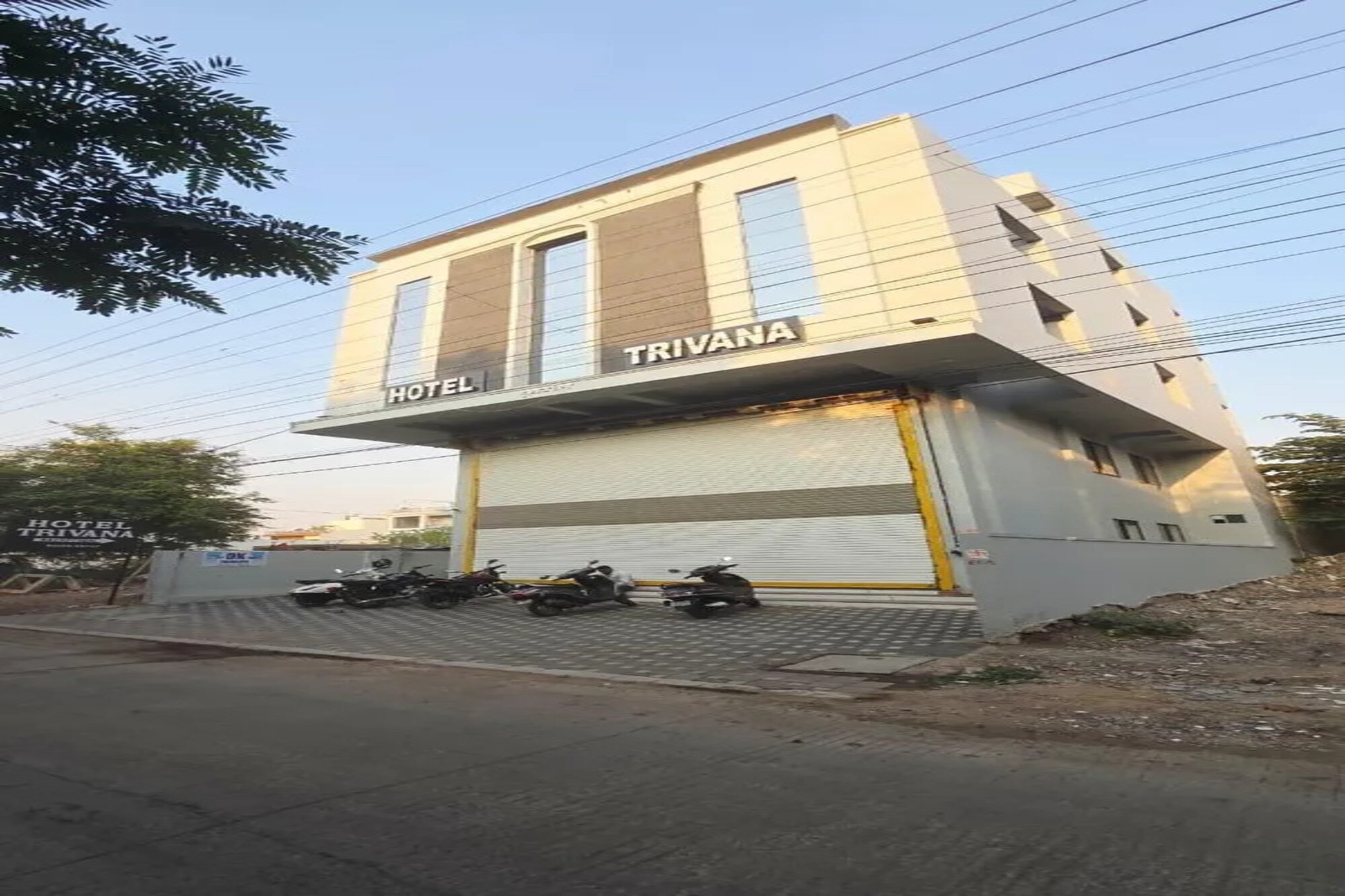 FabHotel Trivana - Tap to explore photos