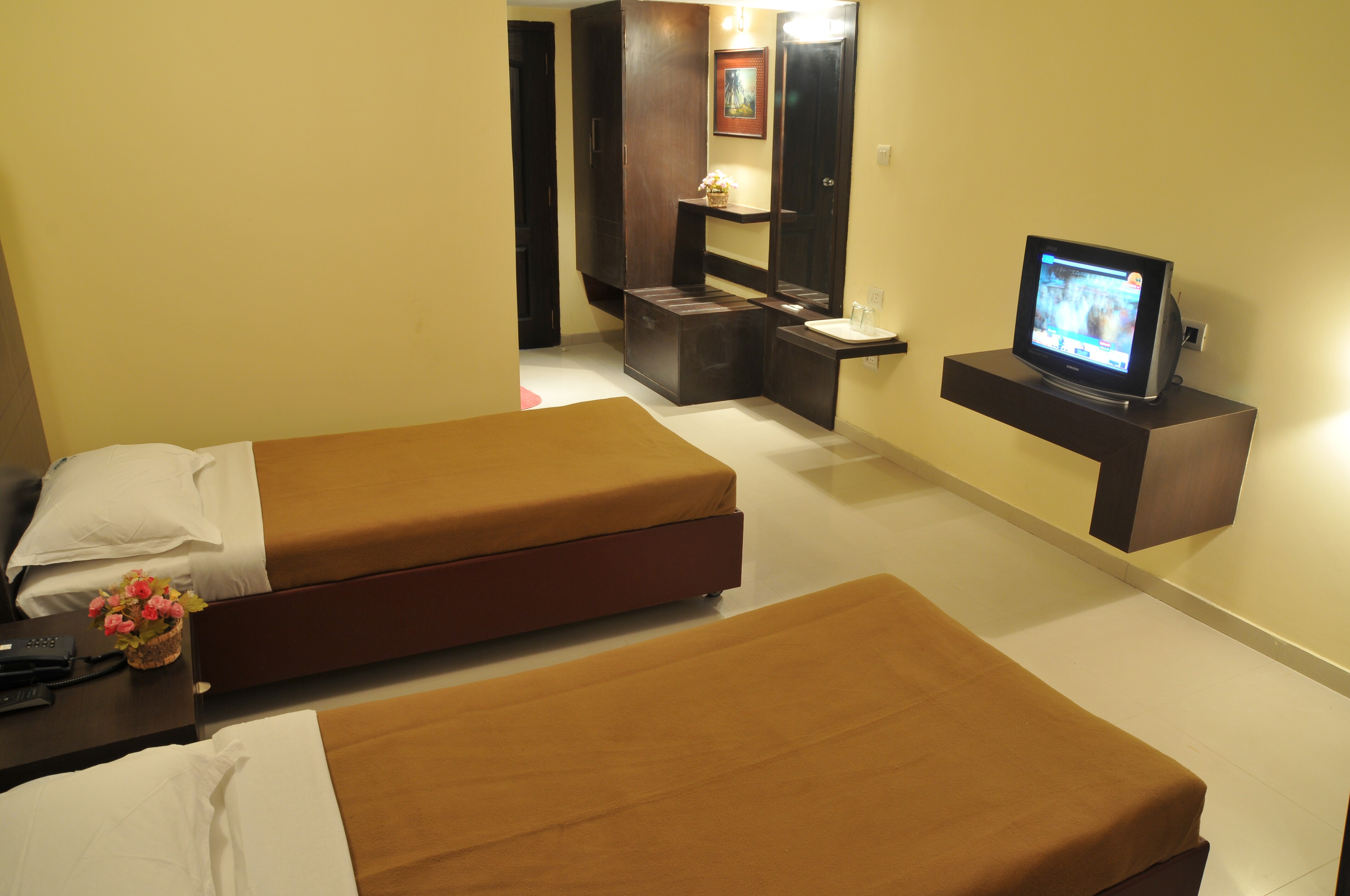 Hotel Vijayentra - Tap to explore photos