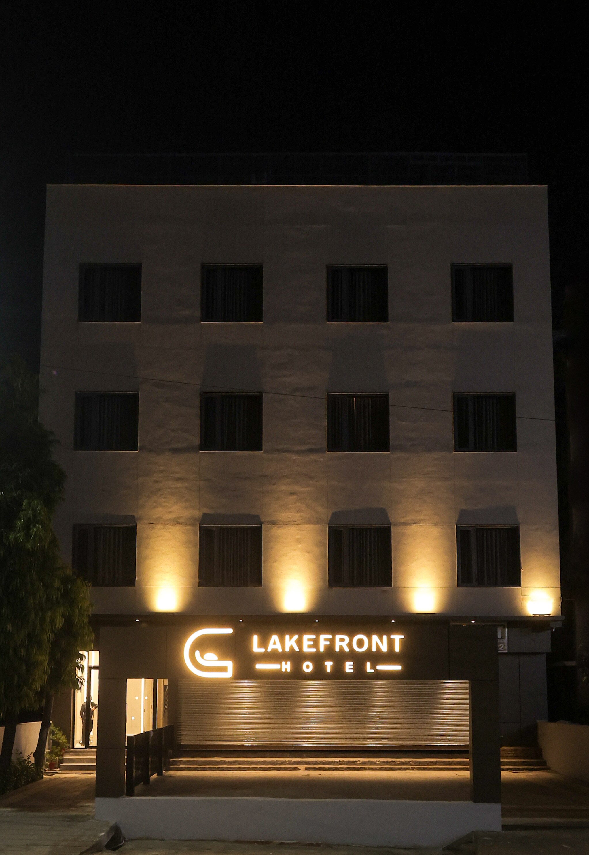Lakefront Hotel By Brijwasi - Tap to explore photos