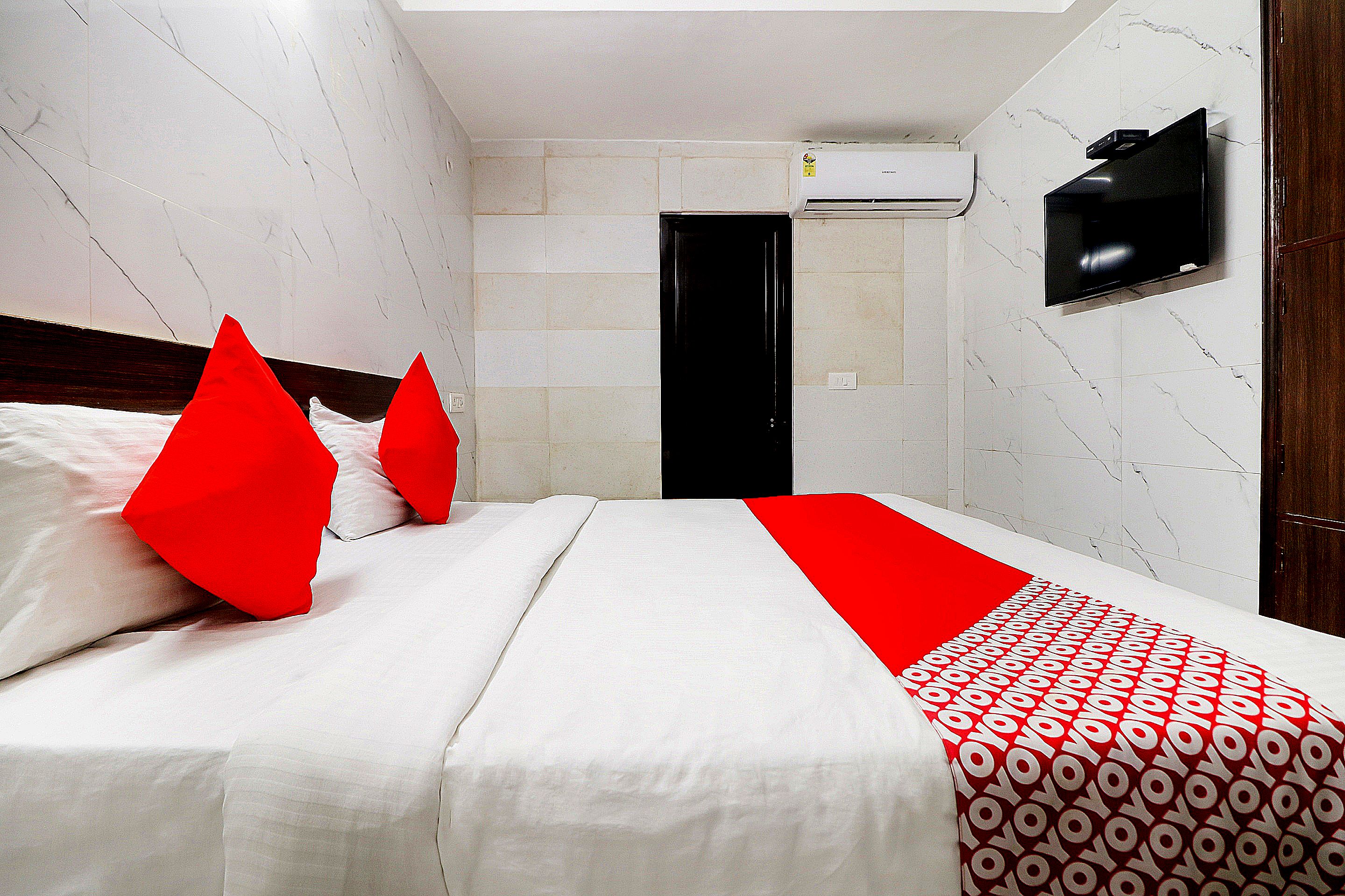 Hotel O Dwarka In - Tap to explore photos
